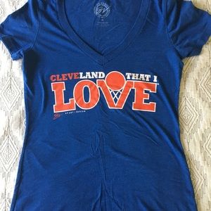 Cleveland Cavs shirt size Med